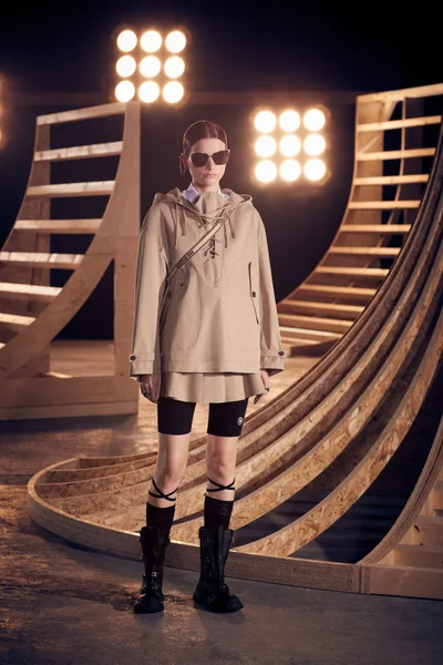 Look 17
